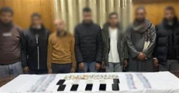   7 أشخاص تحت السيطرة لتوزيع دعاية انتخابية في طما