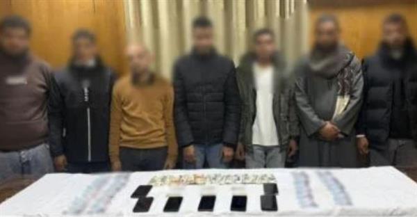 7 أشخاص تحت السيطرة لتوزيع دعاية انتخابية في طما