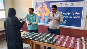   «صناع الخير» تسلم أهالي الأسمرات عددا من النظارات ضمن مبادرة «عينيك في عنينا»  