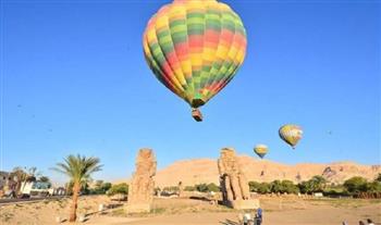    الأقصر.. رحلات البالون الطائر معلقة حتى تحسن الأحوال الجوية