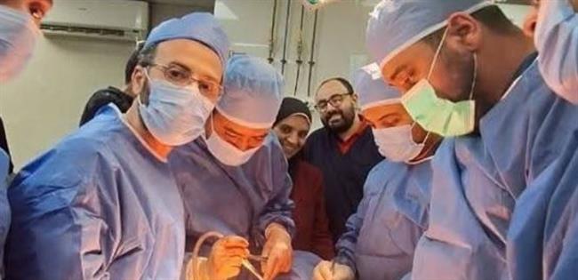 فريق طبي بجامعة بني سويف ينجح في إعادة بناء الثدي باستخدام شريحة عضلية