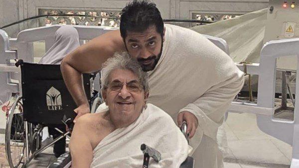 أحمد فلوكس يصطحب والده فاروق فلوكس لأداء العمرة
