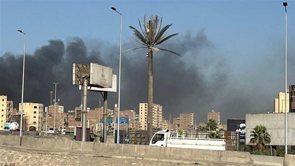 حريق بمخزن موكيت ومفروشات بالبراجيل