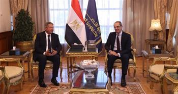 وزير الاتصالات ورئيس الأعلى للإعلام يبحثان تنظيم التعامل مع مواقع التواصل الاجتماعي