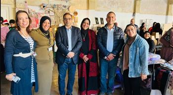   قنصلية فلسطين بالإسكندرية تشارك العائلات الفلسطينية بازار عيد الميلاد للمشغولات التراثية واليدوية