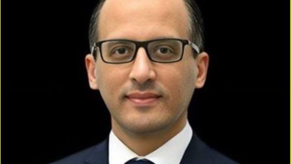 الحكومة تبحث تشديد العقوبات على مروّجي الشائعات وتؤكد التزامها بالشفافية