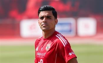 الأهلي يتابع تأهيل أشرف بن شرقي وكريم فؤاد في قطر