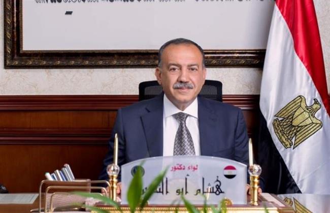محافظ أسيوط يغادر إلى الهند 