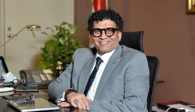 رئيس الأوبرا يهنئ هند أنور بفوزها في مهرجان نسيج الفن بالدوحة