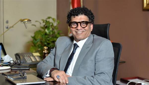 رئيس الأوبرا يهنئ هند أنور بفوزها في مهرجان نسيج الفن بالدوحة