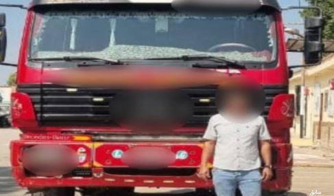ضبط قائد سيارة نقل تسبب في تلفيات مركبة بالشرقية