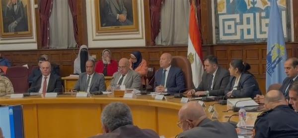 محافظ القاهرة: تطبيق كارت مسبق الشحن على المواصلات تدريجيًا