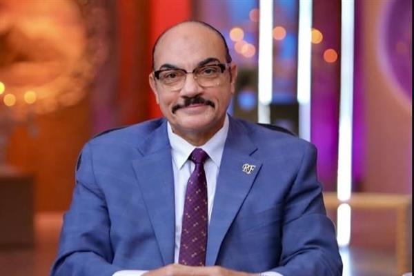 فرحات: لقاء السيسي وحفتر يؤكد ثبات الموقف المصري الداعم لليبيا ورفض التدخلات الخارجية