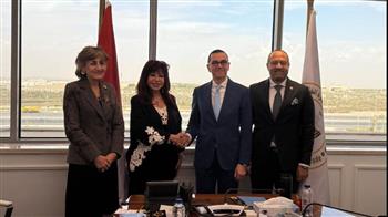   وزير الاستثمار يبحث مع اتحاد المستثمرات العرب تعزيز التعاون المشترك