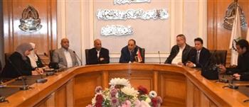  رئيس غرفة القاهرة يبحث مع وفد اقتصادي مغربي سبل التعاون في مختلف المجالات