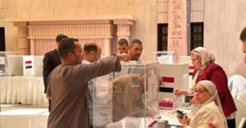   إقبال لافت في تصويت الجالية المصرية بالأردن بعد انتهاء ساعات العمل