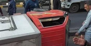 حادث تصادم وانقلاب سيارة نقل يعطل حركة المرور على كوبري الدقى