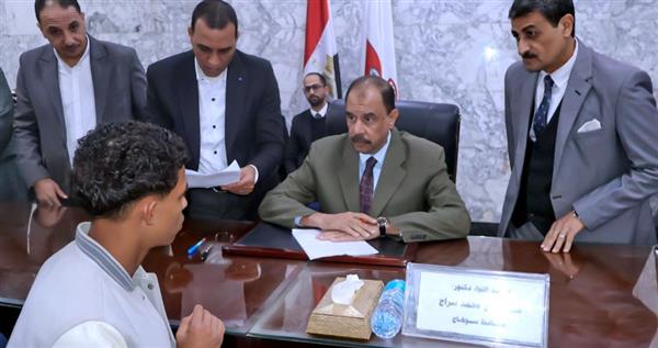 محافظ سوهاج يعقد اللقاء الجماهيري الأسبوعي