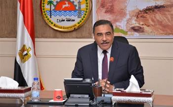   محافظ مطروح يوجه بتأهب جميع الأجهزة المعنية لمتابعة الإسراع في إزالة تراكمات مياه الأمطار