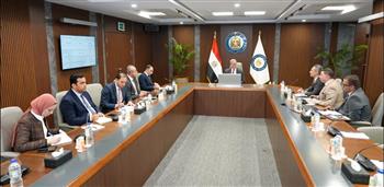   وزير البترول يبحث تطوير آلية تدريب جميع سائقي نقل المنتجات البترولية 