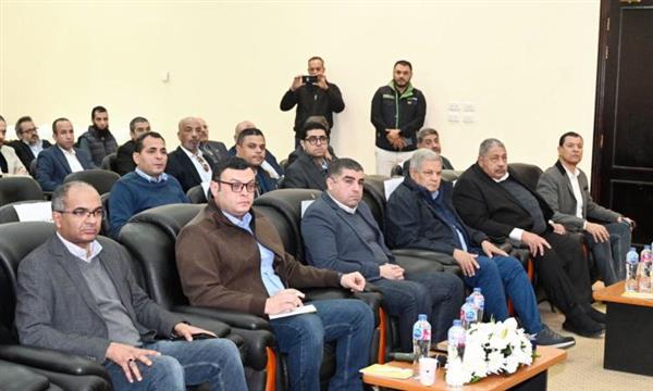 وزير الإسكان يتابع سير العمل بمحطة معالجة مياه الصرف الصحي بالجبل الأصفر