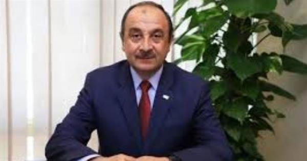 وزير قطاع الأعمال العام يتلقي تقريرا حول مستجدات مشروع زراعة الأقطان بشرق العوينات
