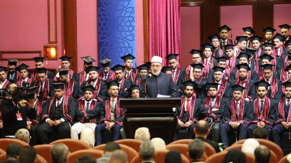 وكيل الأزهر يشارك في حفل تخريج دفعتين لطب الأزهر بدمياط