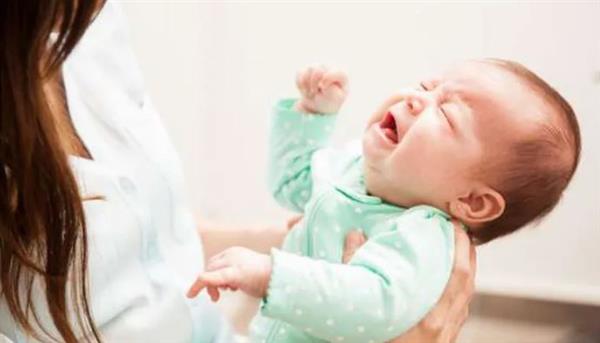 فهم لغة بكاء الطفل : كيف تفسرين احتياجاته ؟