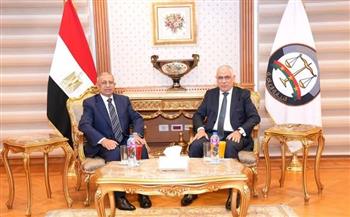   النائب العام ورئيس أكاديمية العلوم والنقل البحري يفتتحان دورة تدريبية لطلاب كلية القانون