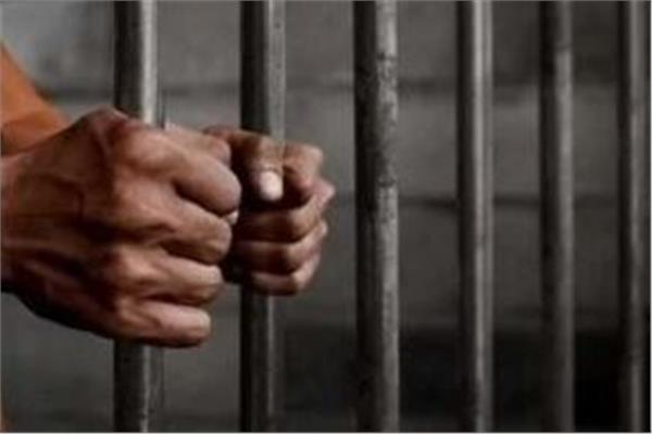 المشدد 3 سنوات لعامل لاتجاره بالمخدرات في كفرالشيخ