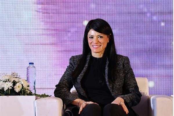 وزيرة التخطيط: منظومة التأمين الصحي تضمن توفير التغطية الصحية لجميع المواطنين