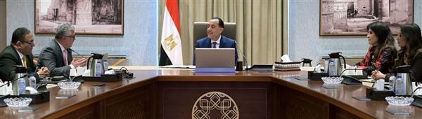 رئيس الوزراء يتابع مع رئيس الهيئة العامة للمنطقة الاقتصادية لقناة السويس عددا من ملفات العمل