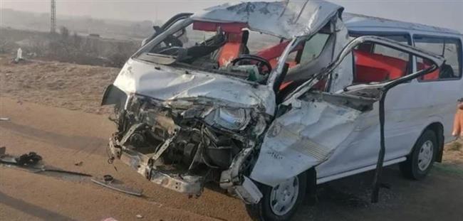 إصابة 6 ركاب إثر اصطدام ميكروباص بسور مدرسة بالعياط