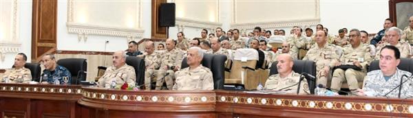 وزير الدفاع يشهد تنفيذ المرحلة الرئيسية لمشروع مراكز القيادة التعبوى للجيش الثالث