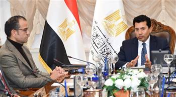   وزير الرياضة يبحث مع "استادات" سبل تعزيز التعاون