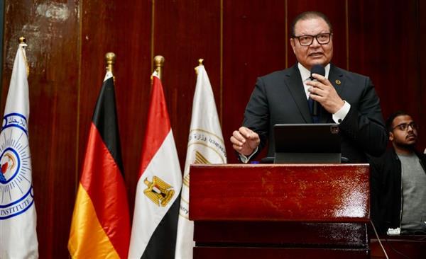 رئيس الهيئة العامة للاعتماد والرقابة الصحية يشارك بمؤتمر معهد تيودور بلهارس
