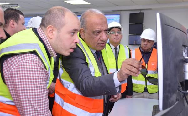 وزير الكهرباء يتفقد محطة جنوب حلوان البخارية بمنطقة الكريمات