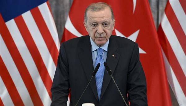 أردوغان يصل باكستان في ختام جولته الآسيوية