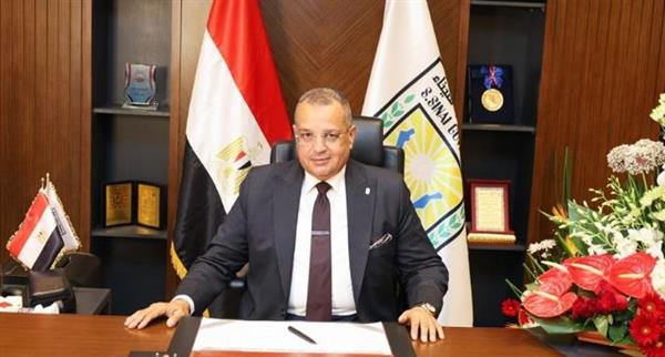 محافظ جنوب سيناء يبحث مقترح إنشاء "محطة لإنتاج الهيدروجين الأخضر" بمدينة الطور