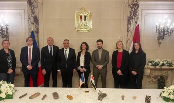 وزير الخارجية يشارك في مراسم استرداد قطع أثرية مصرية فى باريس