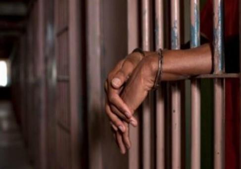 السجن 3 سنوات لعامل بتهمة إحراز سلاح نارى بدون ترخيص فى سوهاج