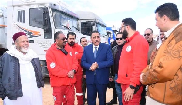 محافظ مطروح يتابع إنطلاق قافلة المساعدات والإغاثة لأشقائنا في غزة