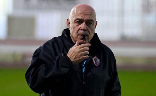 مدرب الزمالك الجديد من المطار  لمقر النادي بصحبة "ميدو "