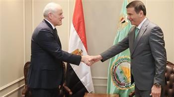  وزير الزراعة وسفير أستراليا يبحثان التعاون في مجال تبادل السلع الزراعية والثروة الحيوانية