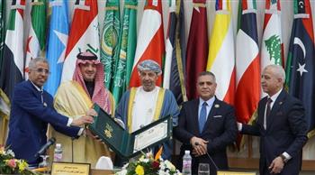مجلس وزراء الداخلية العرب يمنح سلطان عمان أرفعَ وسام أمني عربي