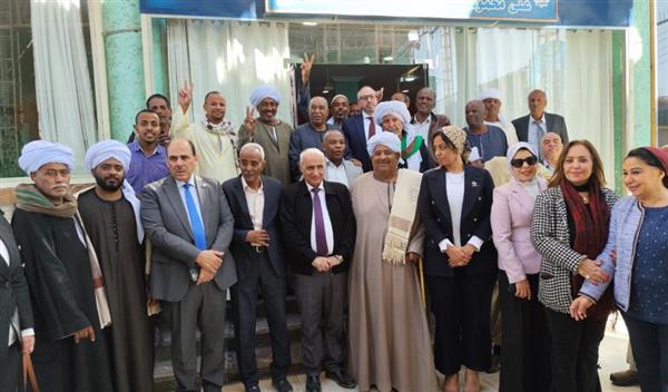 عمد ومشايخ وعائلات بنبان بأسوان يؤيدون الرئيس السيسي برفض التهجير القسري