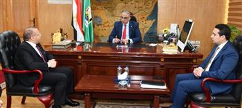   محافظ الفيوم يبحث مع وفد نادي الروتاري التعاون المشترك في تنفيذ عددٍ من المشروعات