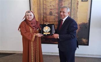 رئيس الأكاديمية العربية يلتقي وزيرة التعليم العالي بسلطنة عمان