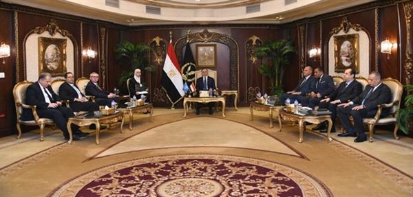 وزير الداخلية يبحث التعاون المشترك مع مُنظمة الأمم المتحدة لسيادة القانون والمؤسسات الأمنية