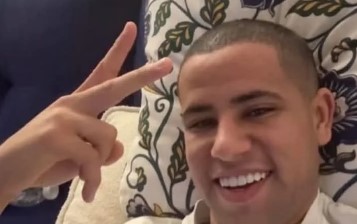 جراجة ناجحة لـ رضا سليم في غضروف الركبة بالنمسا